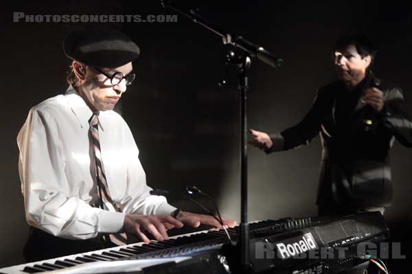 SPARKS - 2013-05-24 - PARIS - La Maroquinerie - Ron Mael - Russell Mael